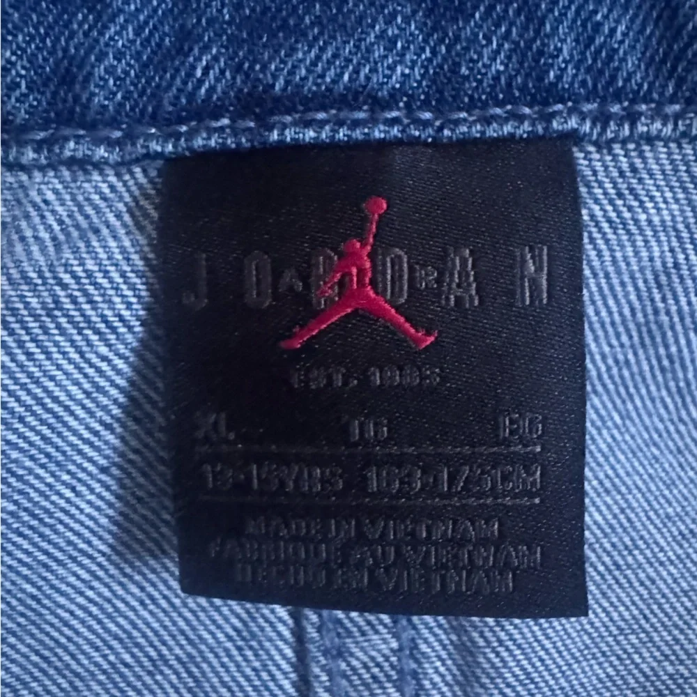 AIR JORDAN FLIGHT HERITAGE DENIM JACKET - MEN'S/BOY’S size XL (13-15yr)